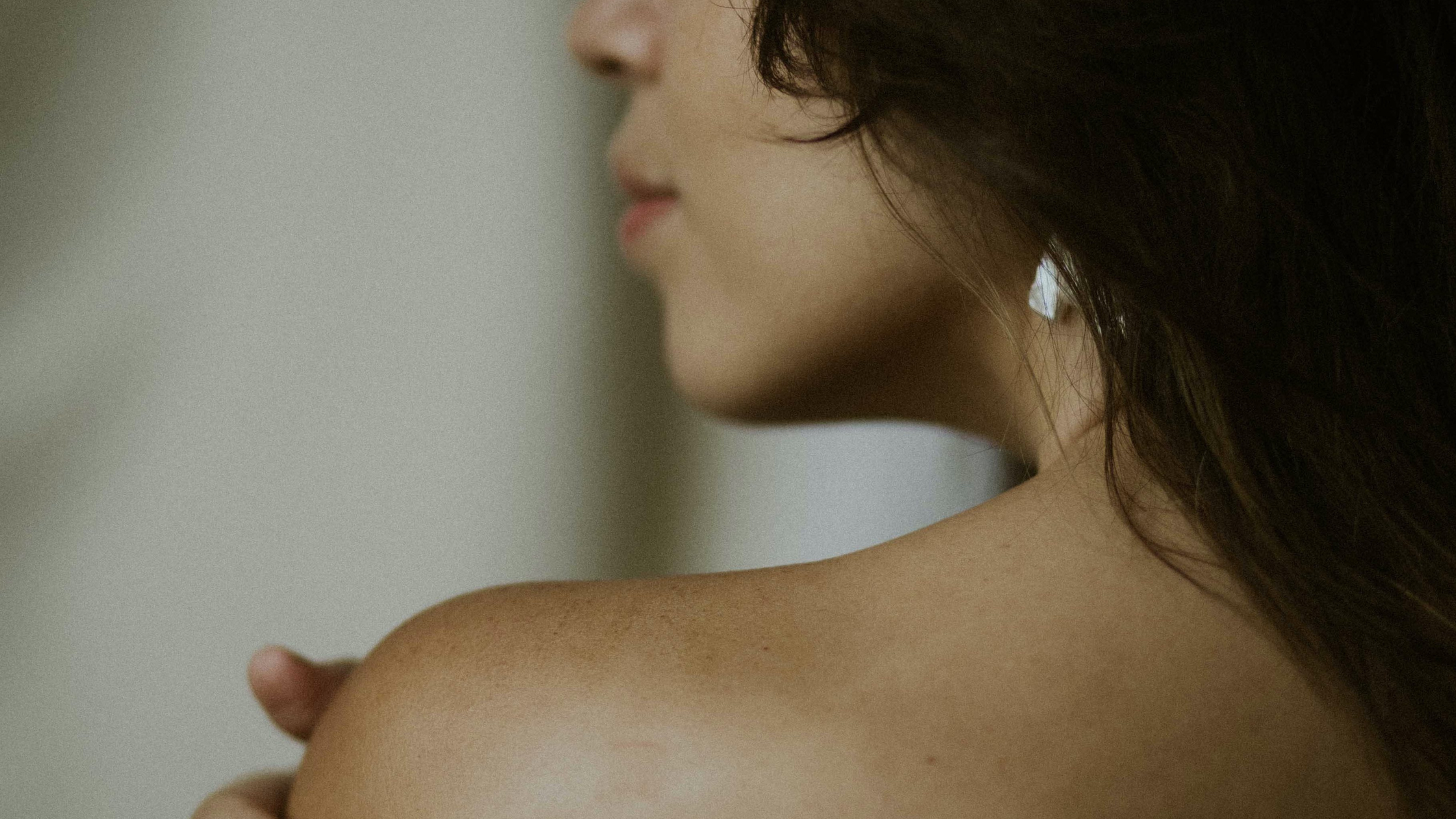 Lady shoulder skin