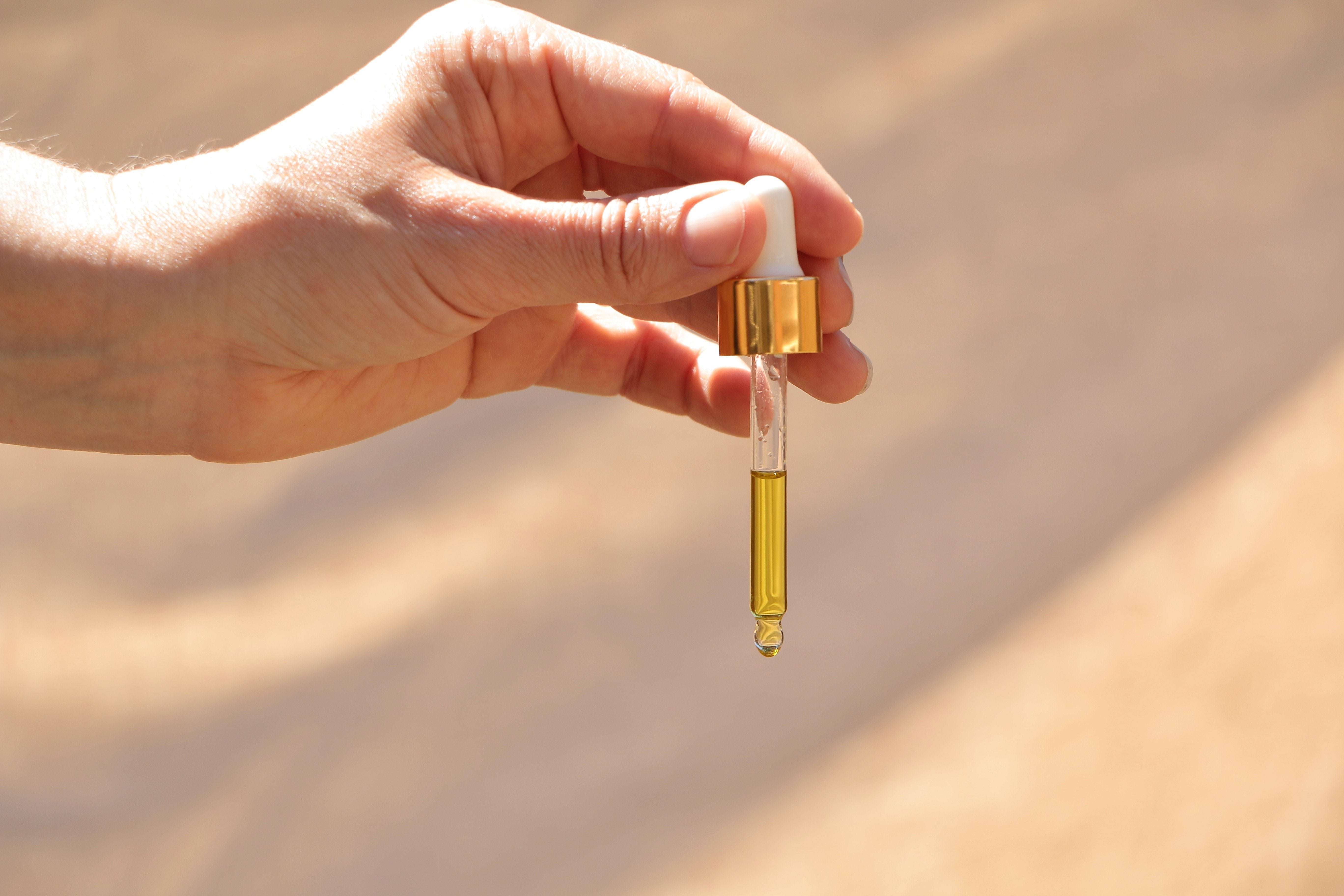 WHY OILS?-LOVESKINNZ