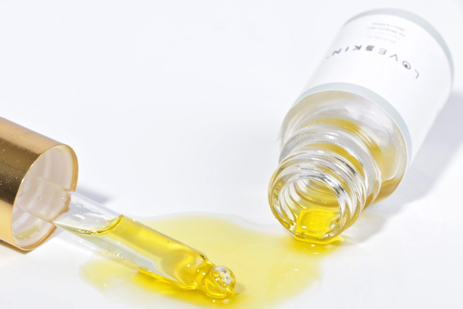 The Down Low on Oil Cleansing.-LOVESKINNZ