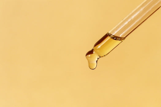 Oil dropper with serum